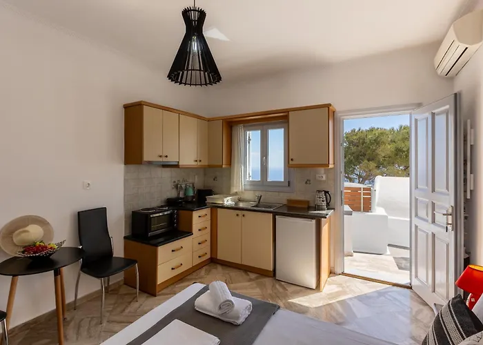 Agapi Fira (Santorini)